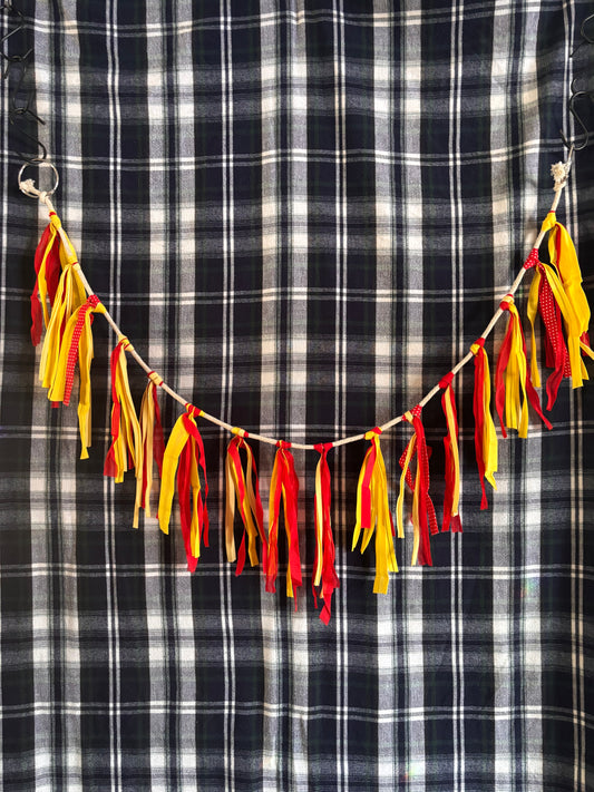bunting: ketchup + mustard linen