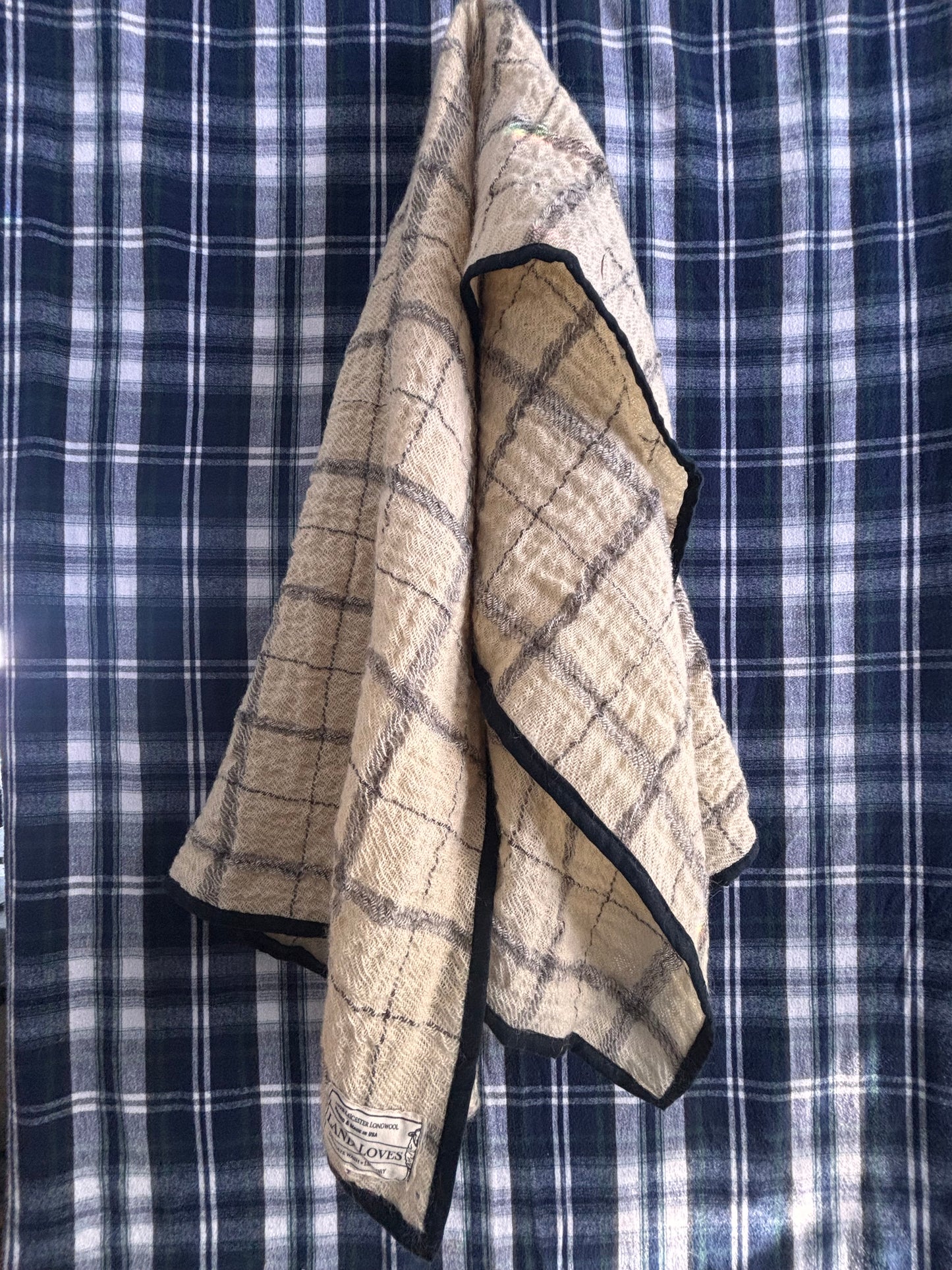 blanket : 100% natural wool