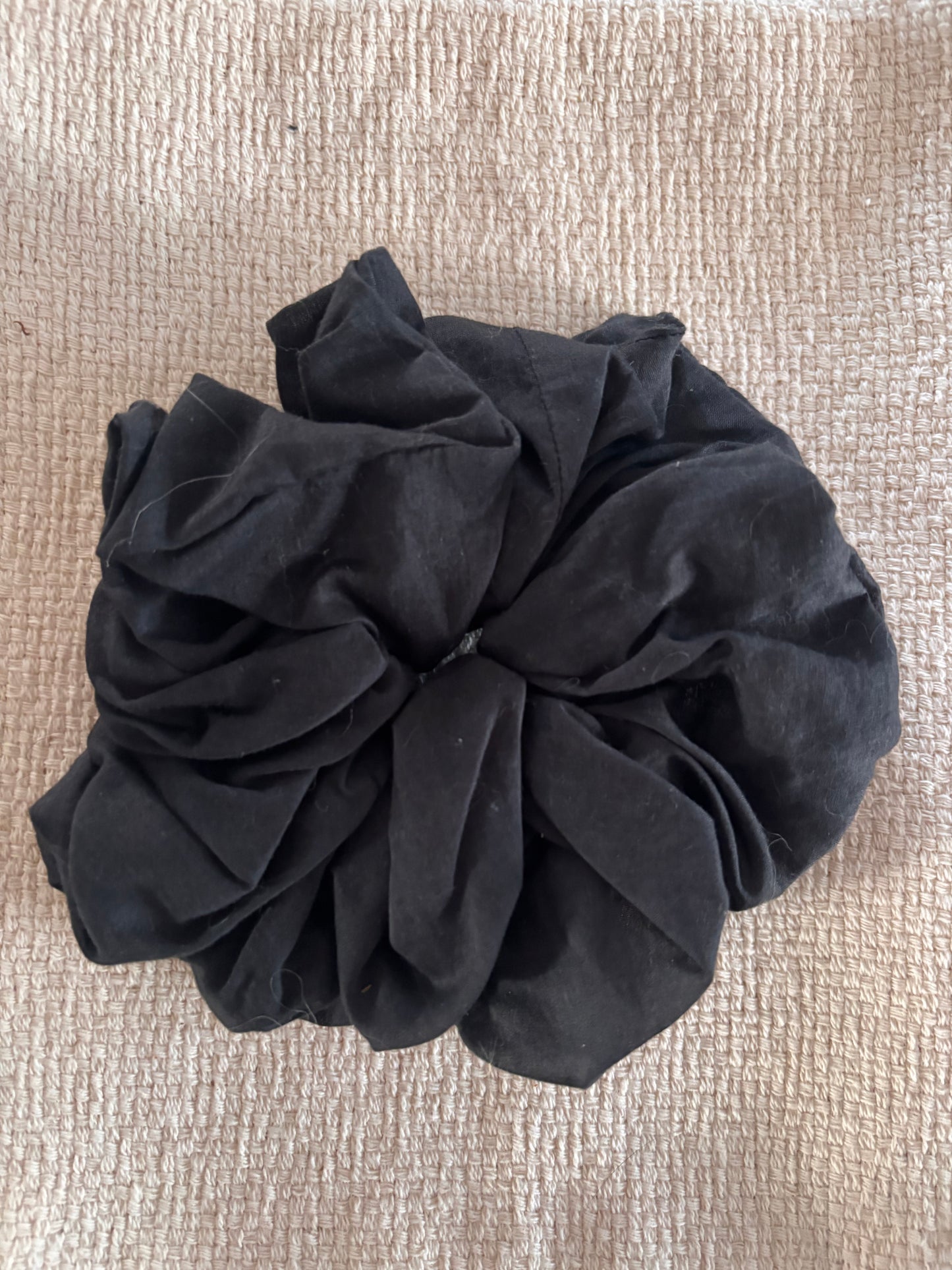 clothing : black cotton scrunchie