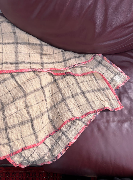 blanket : 100% natural wool