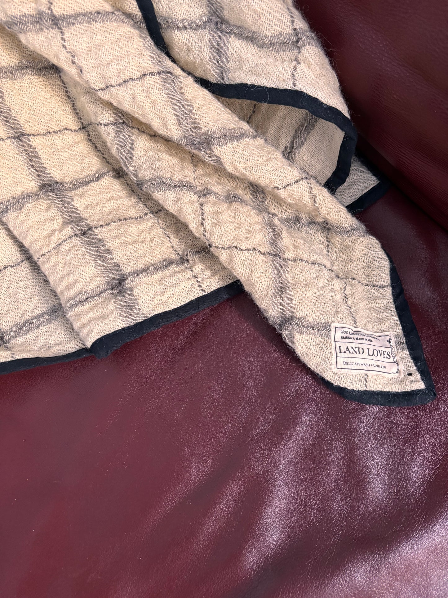 blanket : 100% natural wool