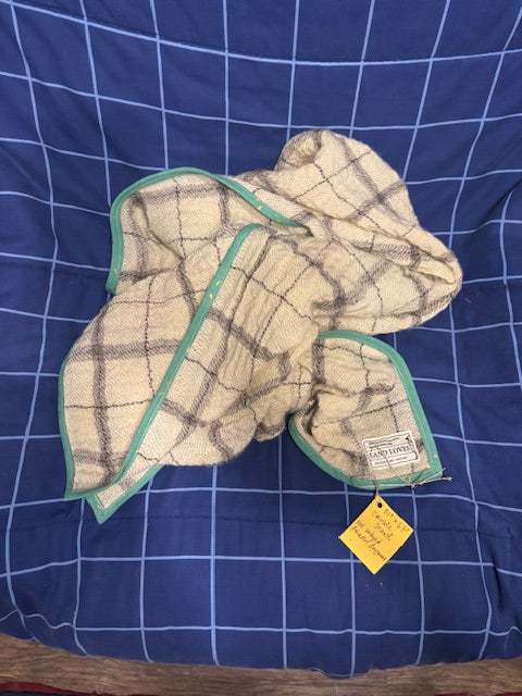 Crinkle Shawl w. Green Bias Binding, 31" x 67"