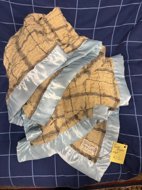 Crinkle Blanket w. Baby Blue Satin Edging 61" x 61"